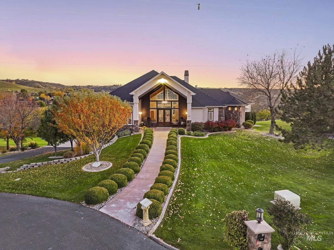 203 Clear Lake Ln - Photo 1