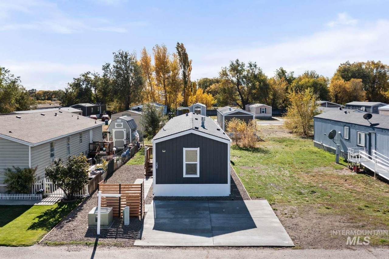 235 Colleen Dr - Photo 1