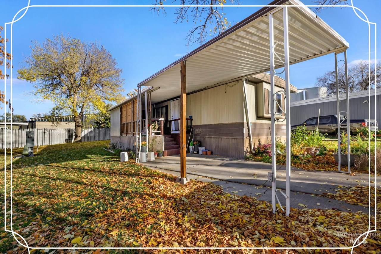 1625 Maple St - Photo 1