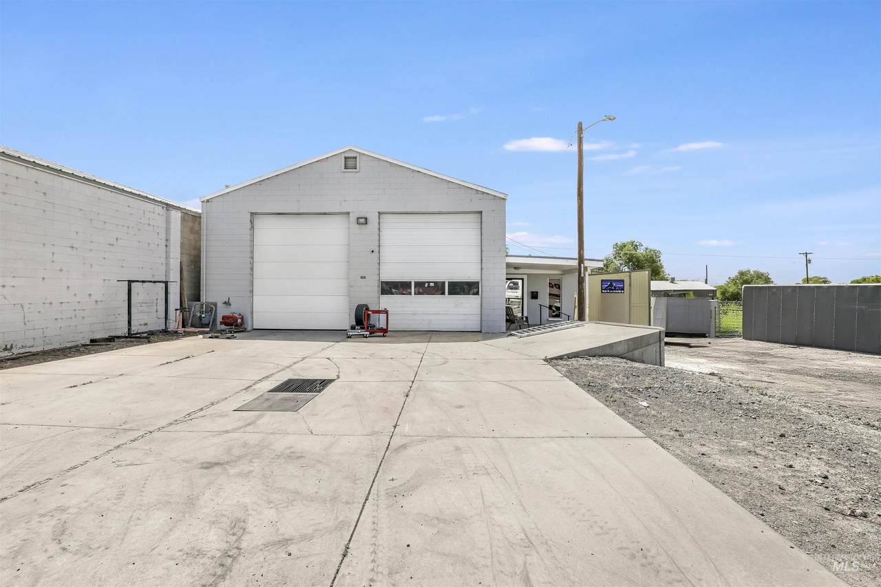 528 Washington St - Photo 1