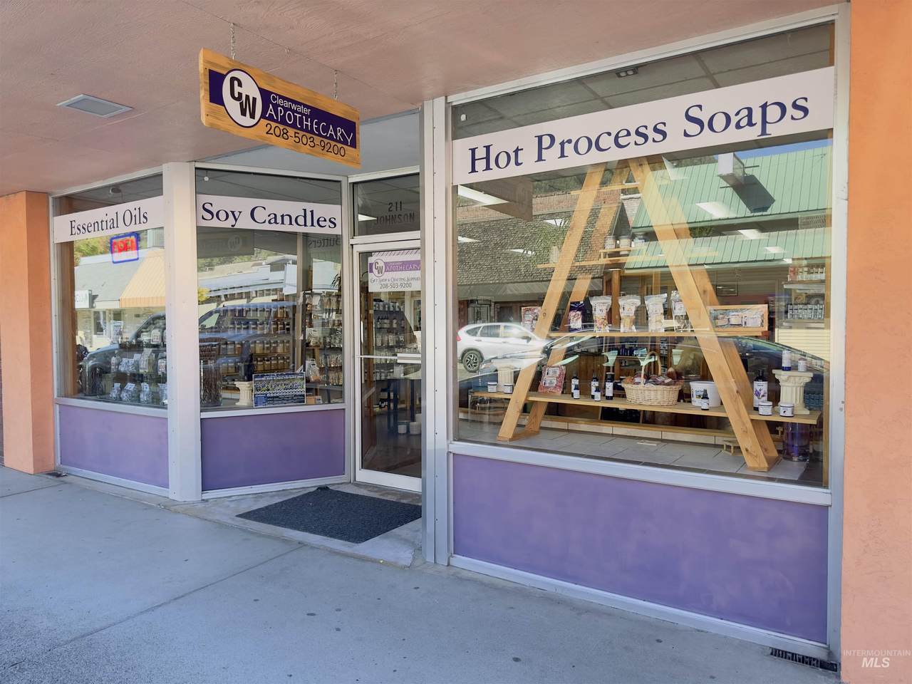 211 Johnson - Photo 1