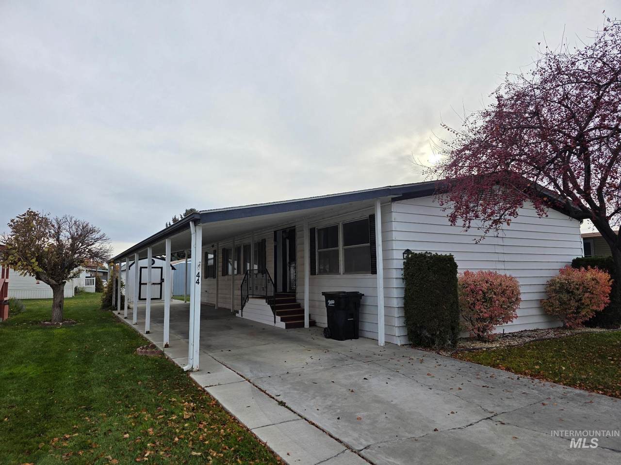 1605 Grandview Drive N #44 - Photo 1