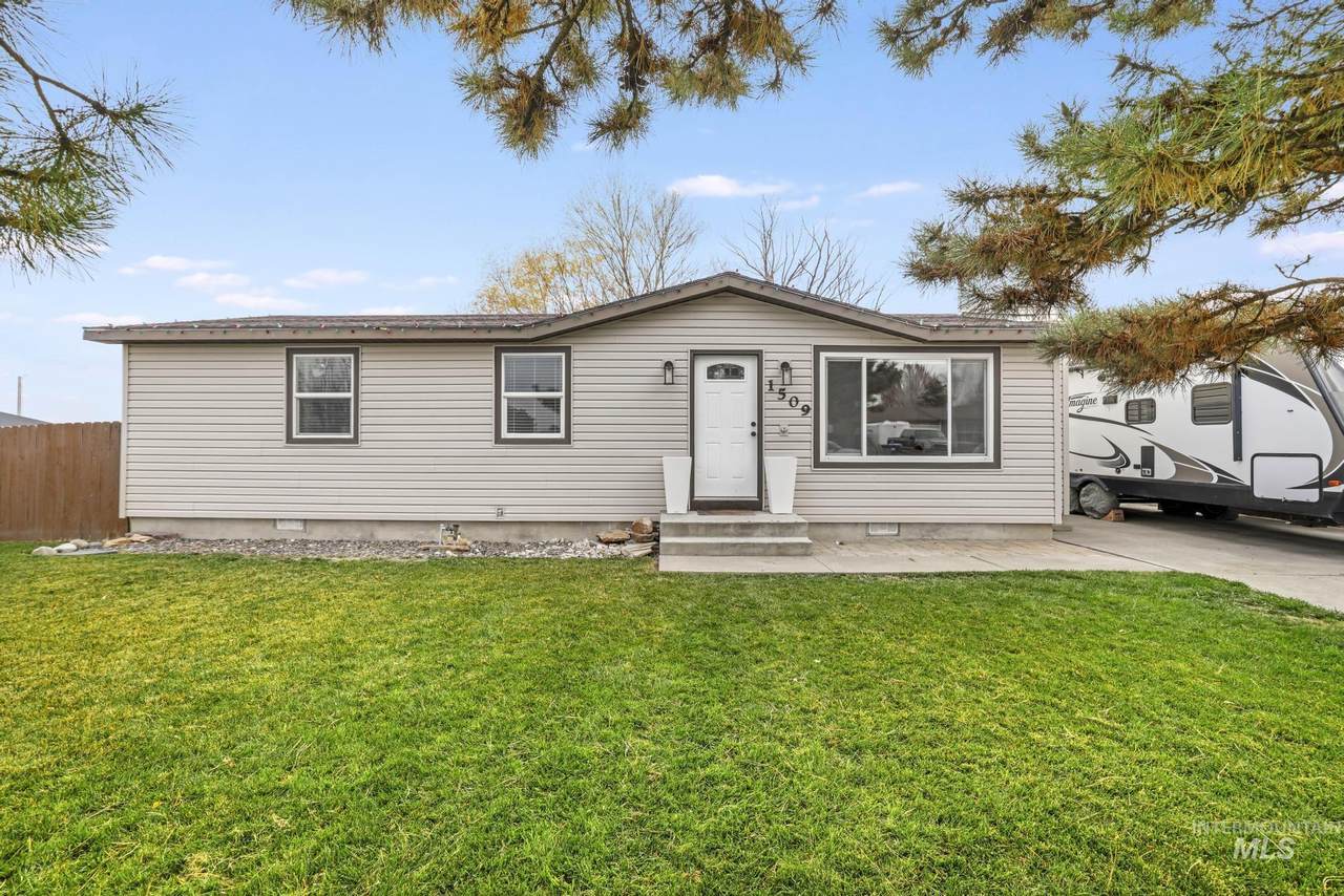 1509 Aspen St - Photo 1