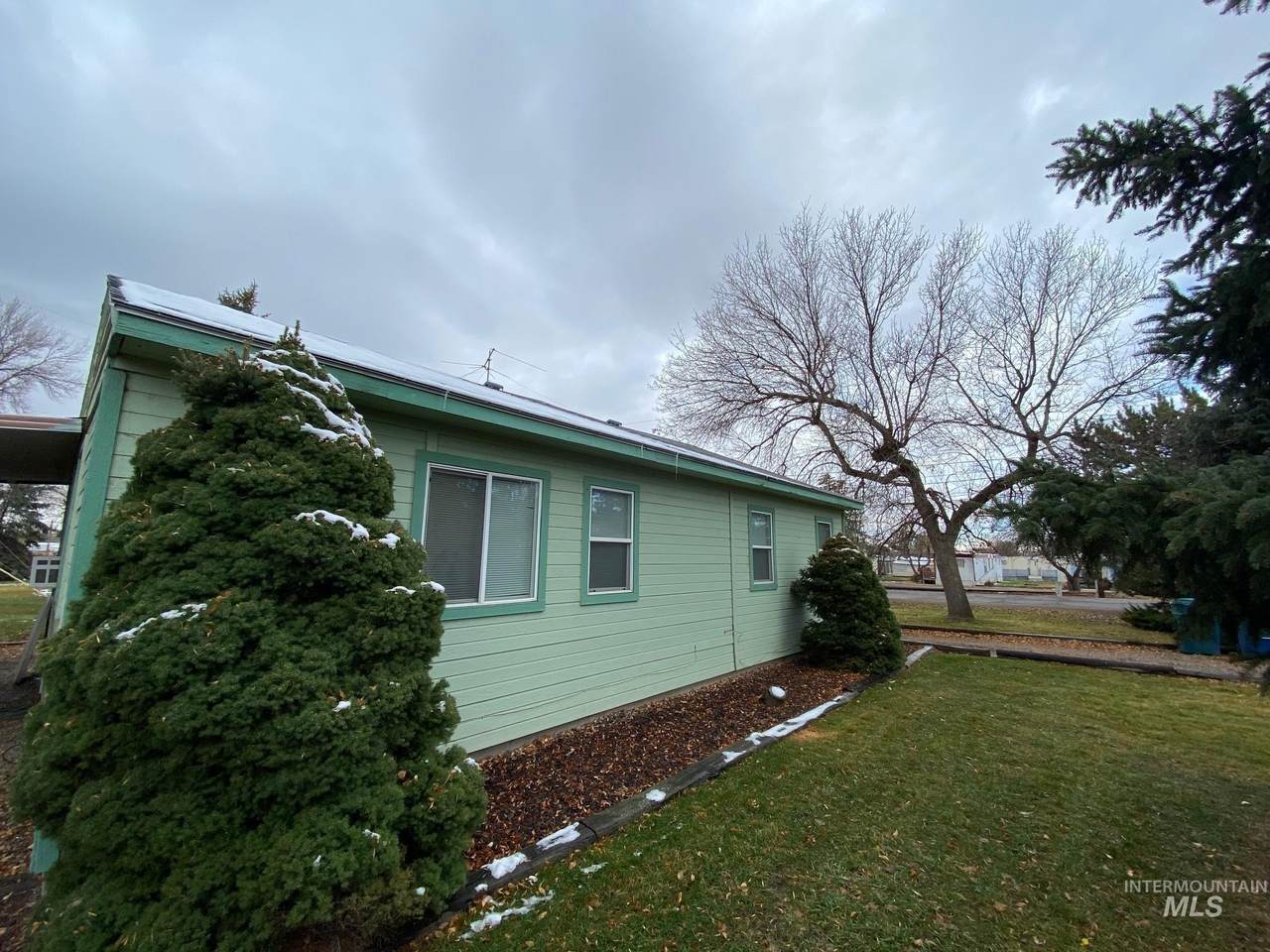 910 & 1015 9th S - Photo 1