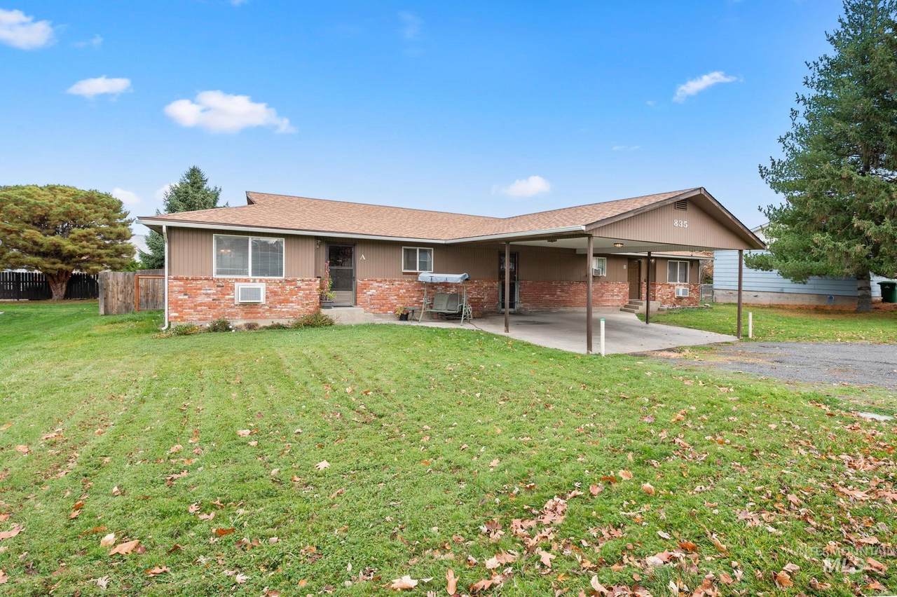 835 Stewart Avenue - Photo 1