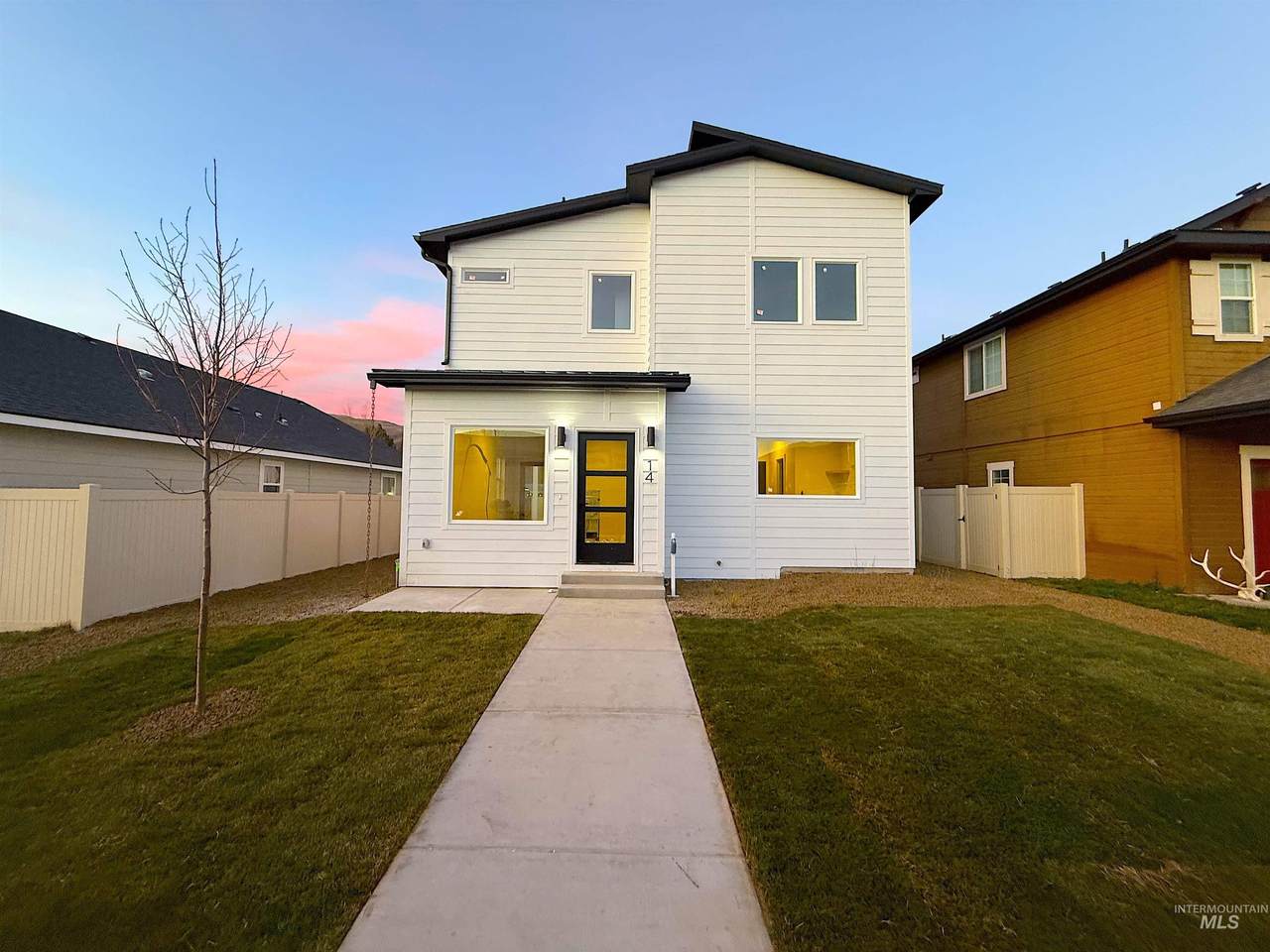 144 Dovetail Drive - Photo 1