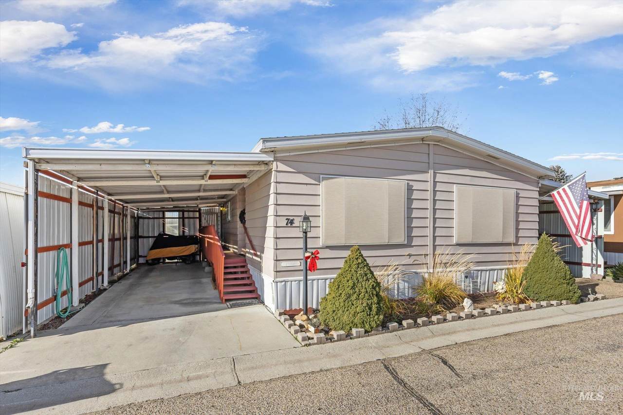 1715 Flamingo - Photo 1