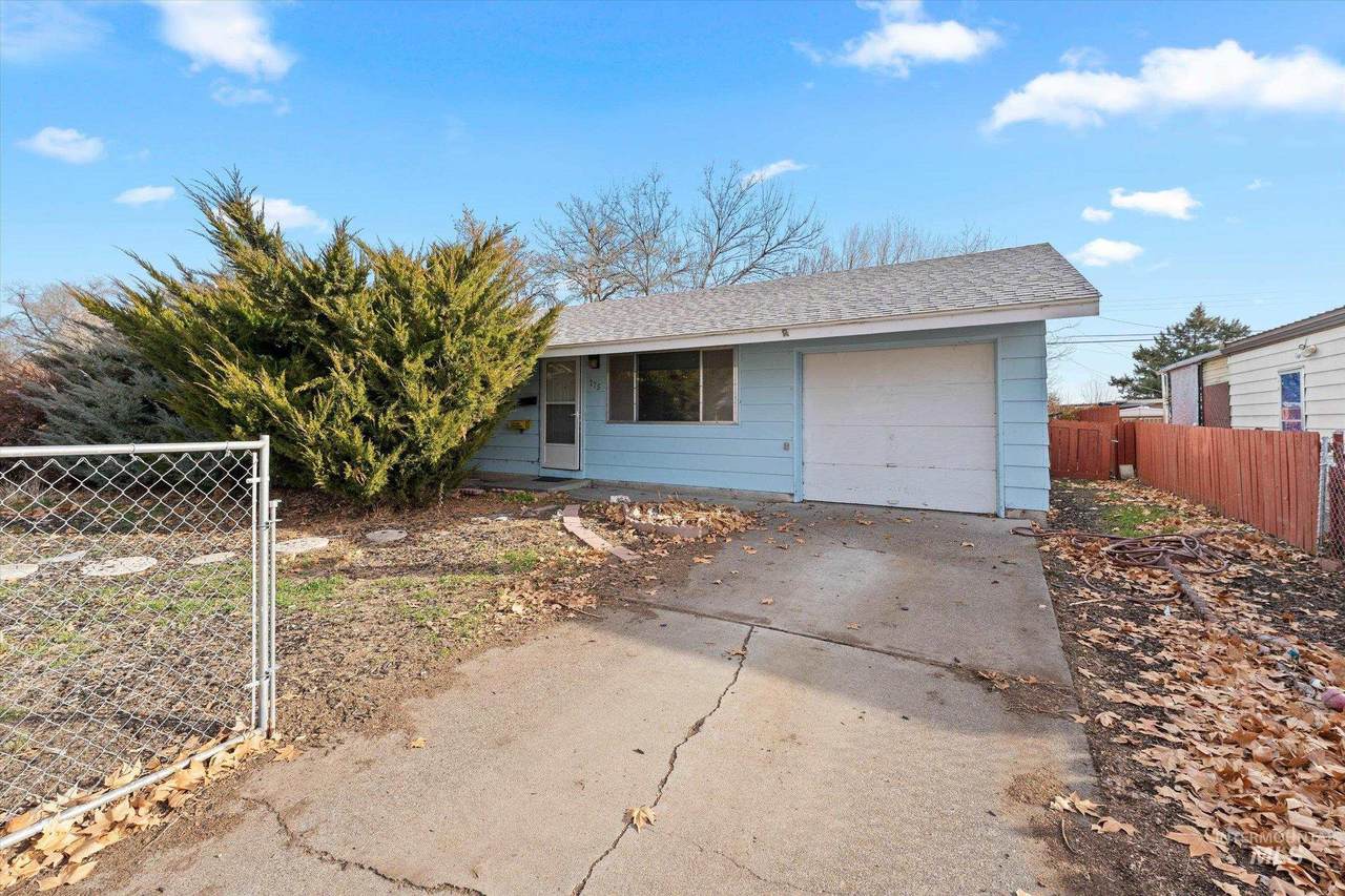 775 13th East - Photo 1