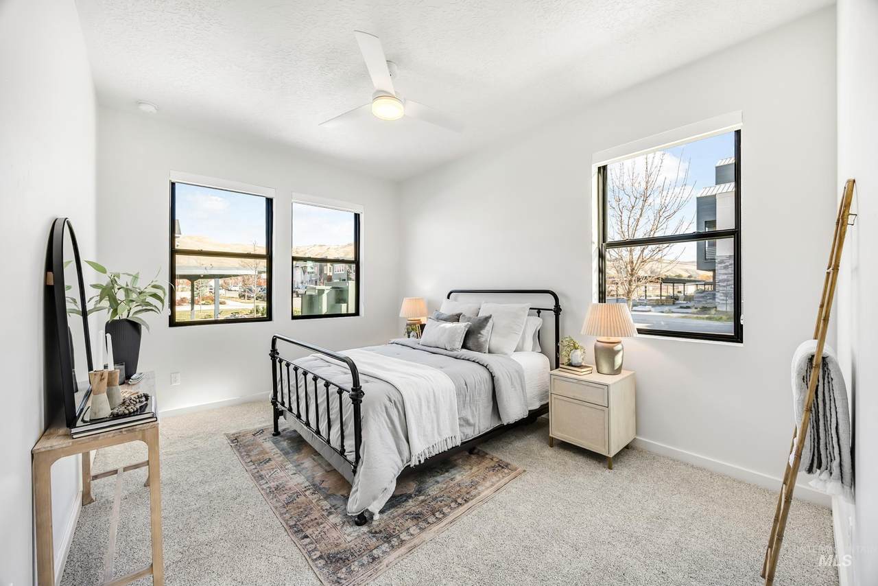 4340 Haystack St - Photo 1