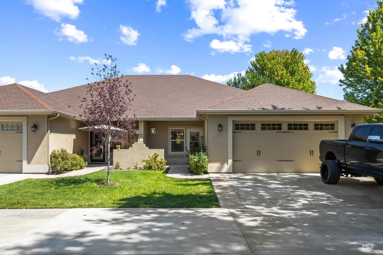 1653 Horse Creek Ct - Photo 1
