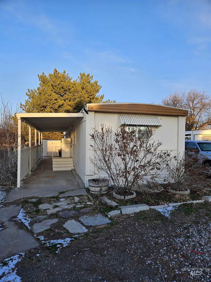 715 Center St  #12 - Photo 1