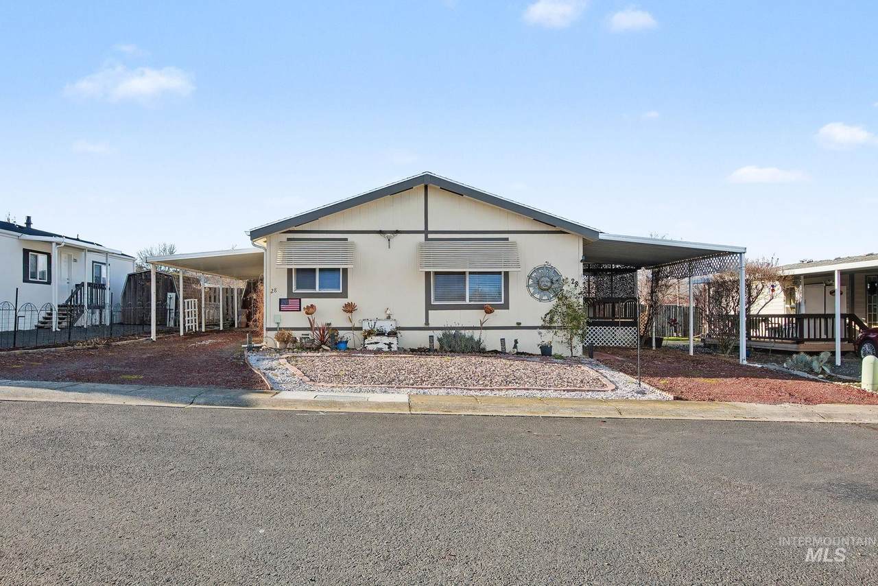 1430 Chestnut St - Photo 1