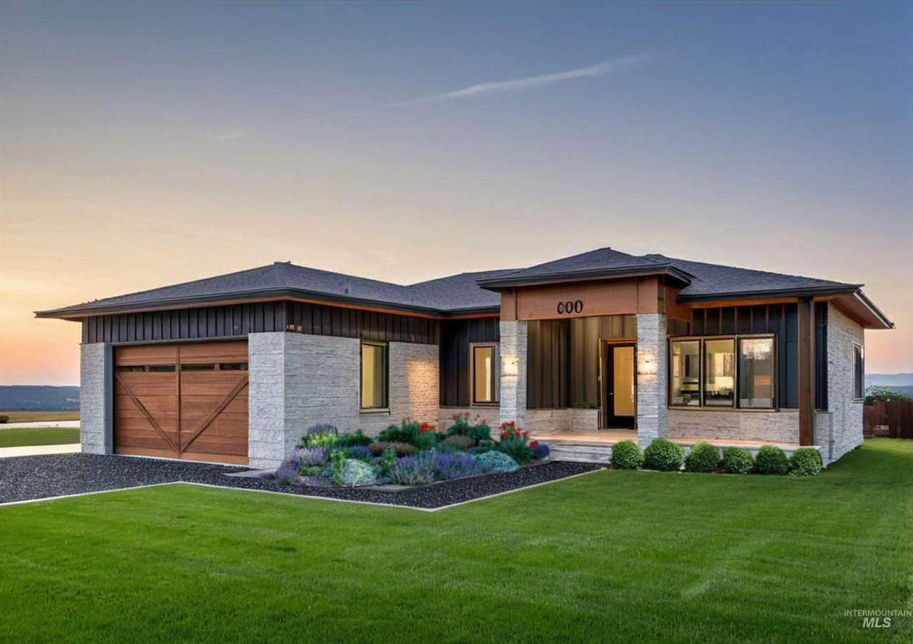 550 Oxford St - Photo 1