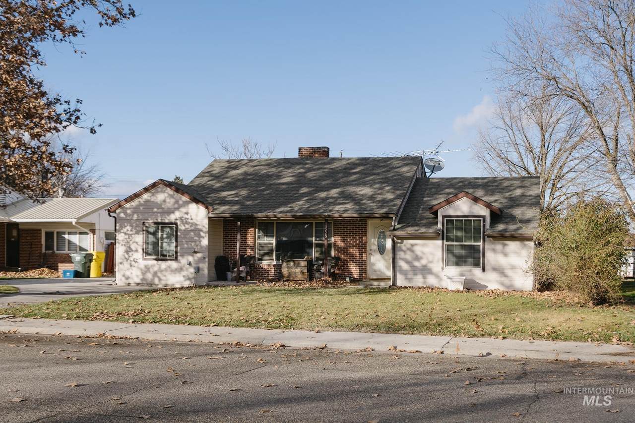 1225 3rd Avenue - Photo 1