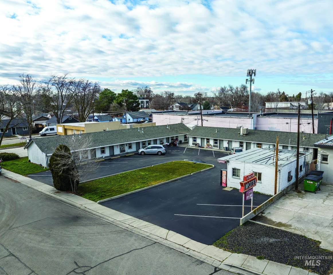 1115 28th Street - Photo 1