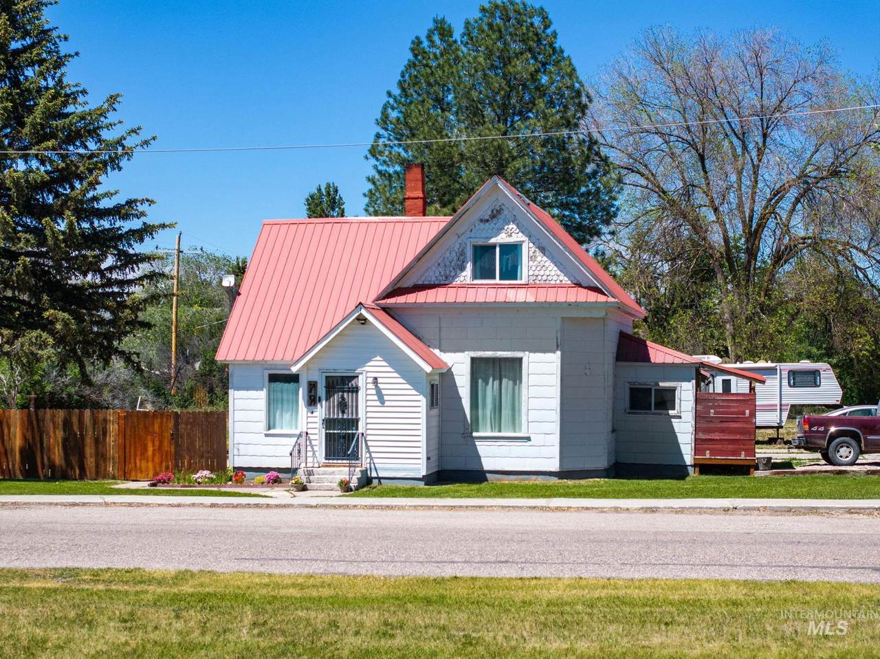 79 2nd St N - Photo 1