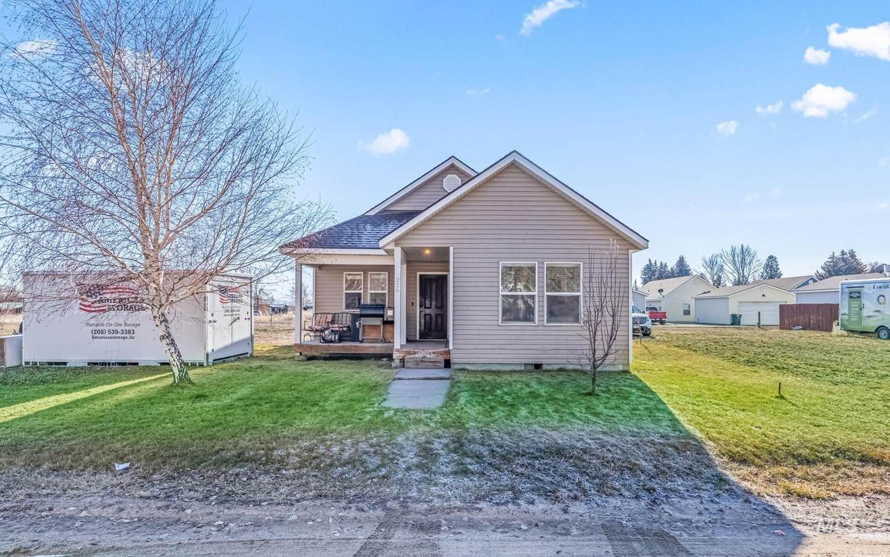 226 Garnet Ave - Photo 1