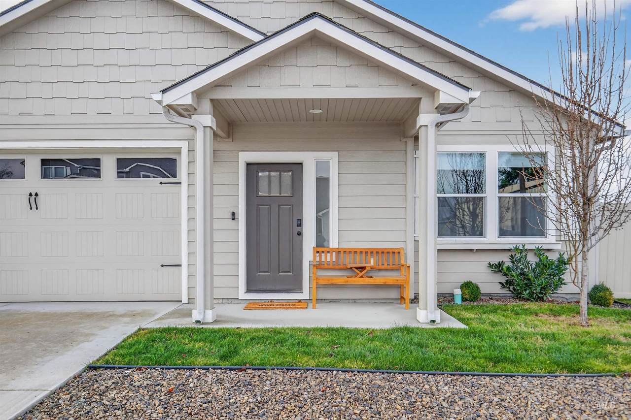 2418 Legacy Court - Photo 1