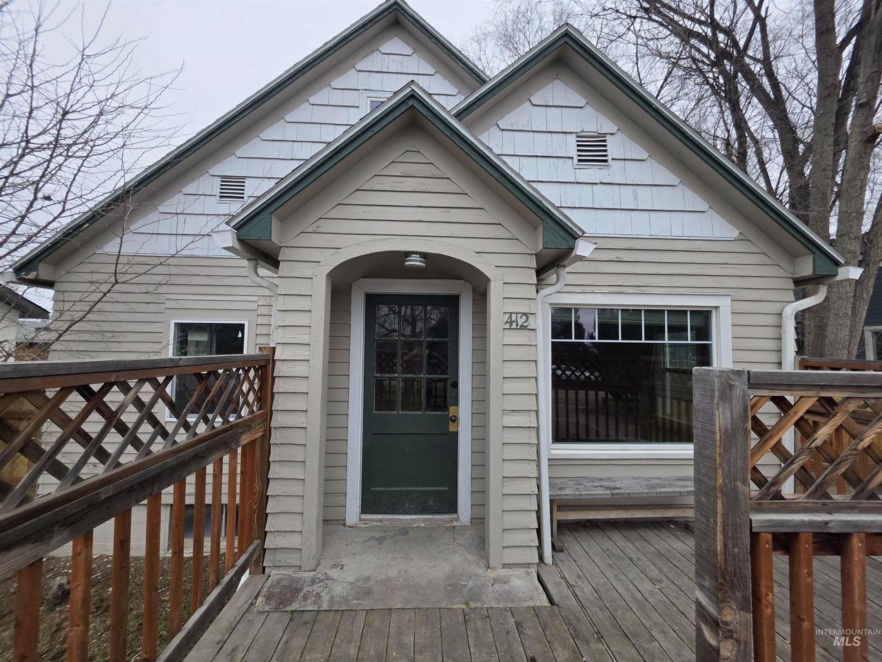 412 Maple Street - Photo 1