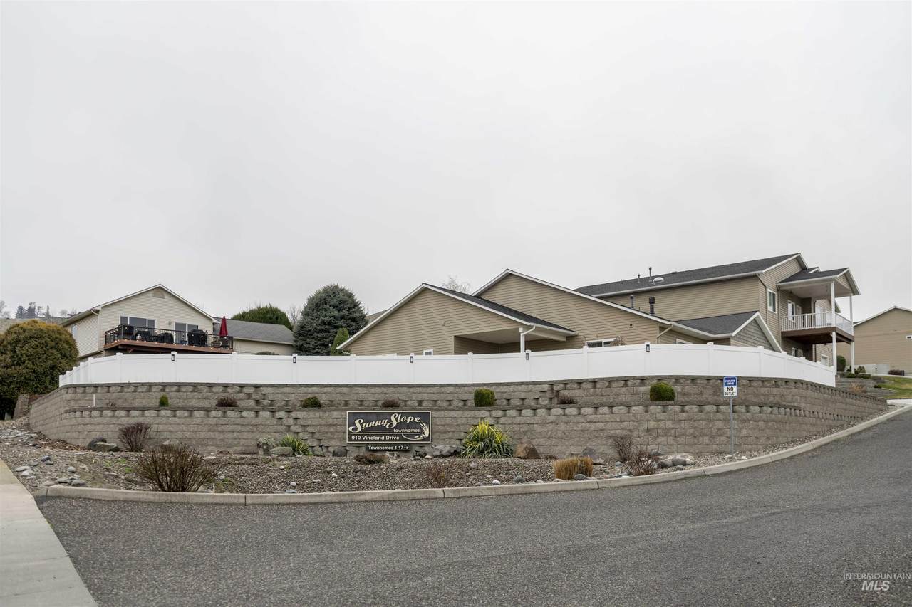 910 Vineland Dr - Photo 1