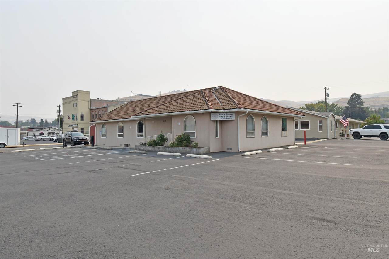 102 1st Street - Photo 1