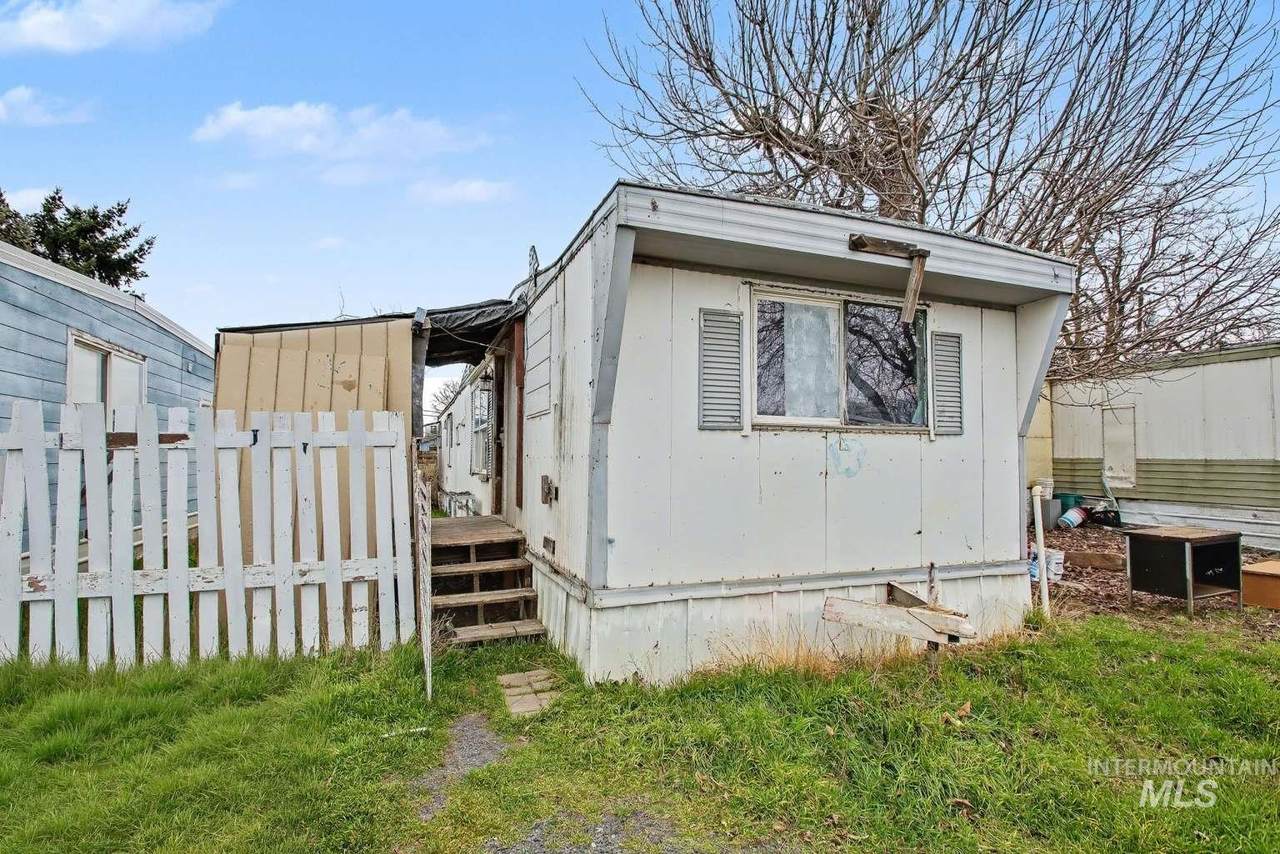 628 Burrell Ave - Photo 1