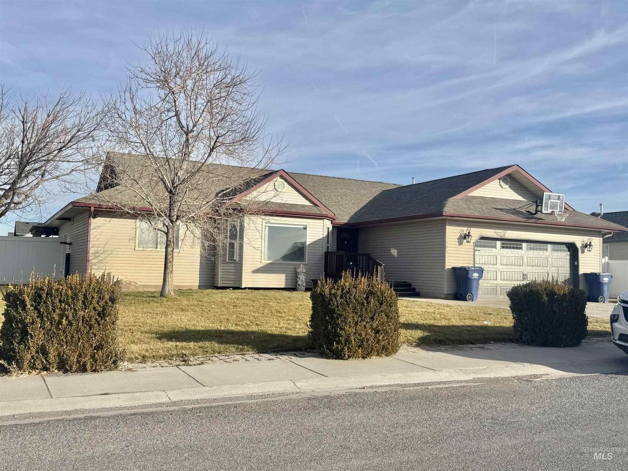 303 Golden Spur Dr - Photo 1