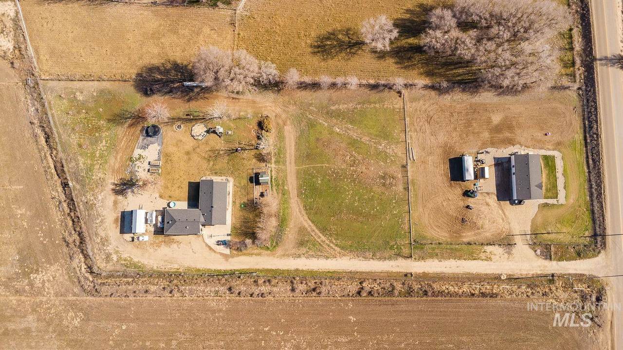 21568 Market Rd - Photo 1