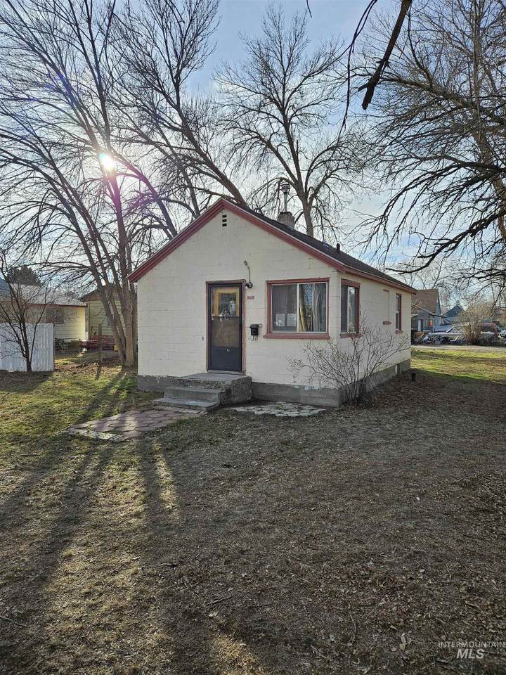 909 Oregon St - Photo 1