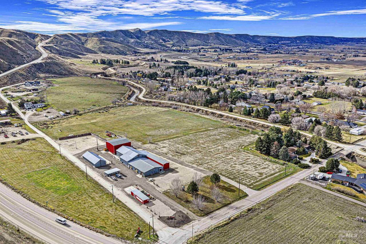 2731 Cherry Ln - Photo 1