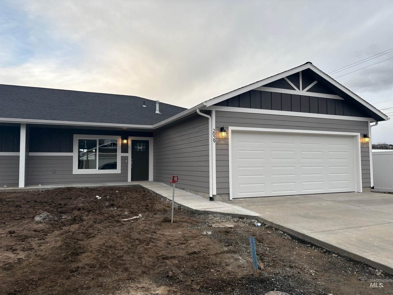 3413 Glacier Drive - Photo 1