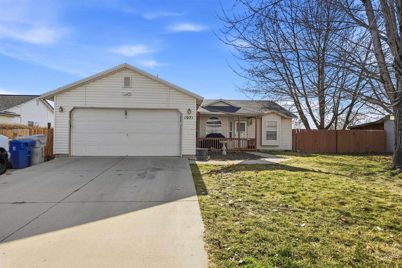 1071 Valley Court - Photo 1