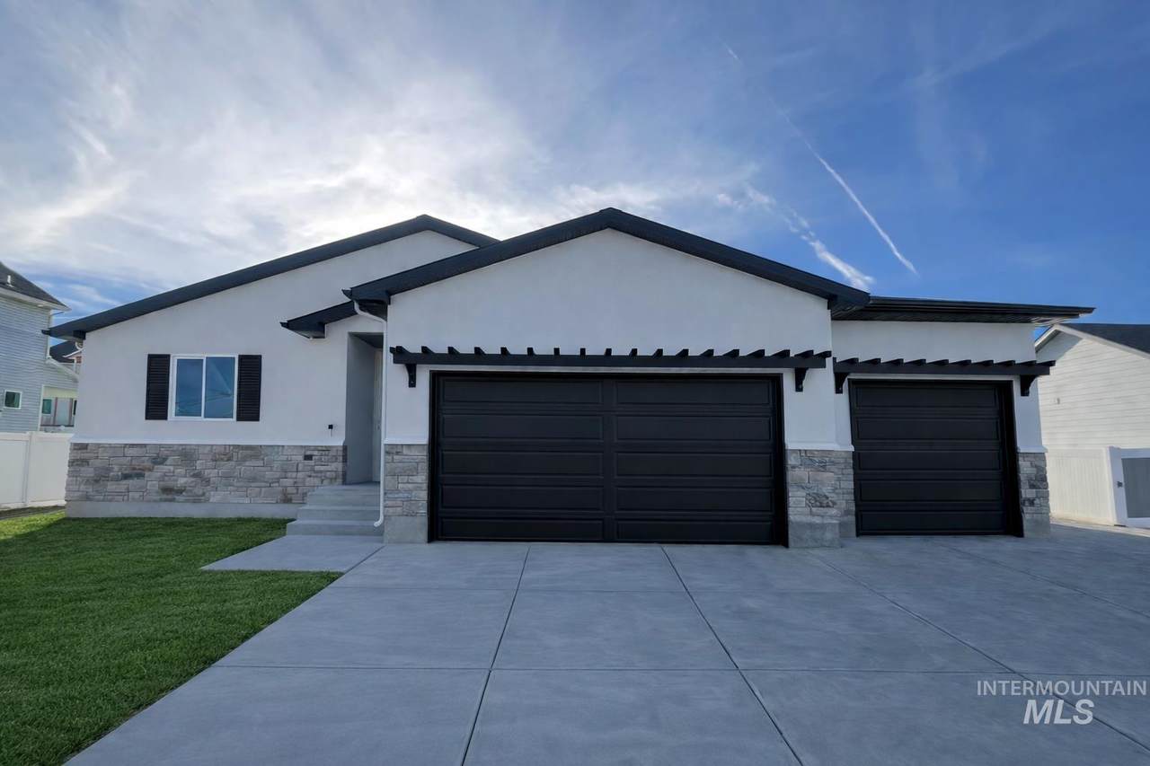 2097 Magellan Loop - Photo 1