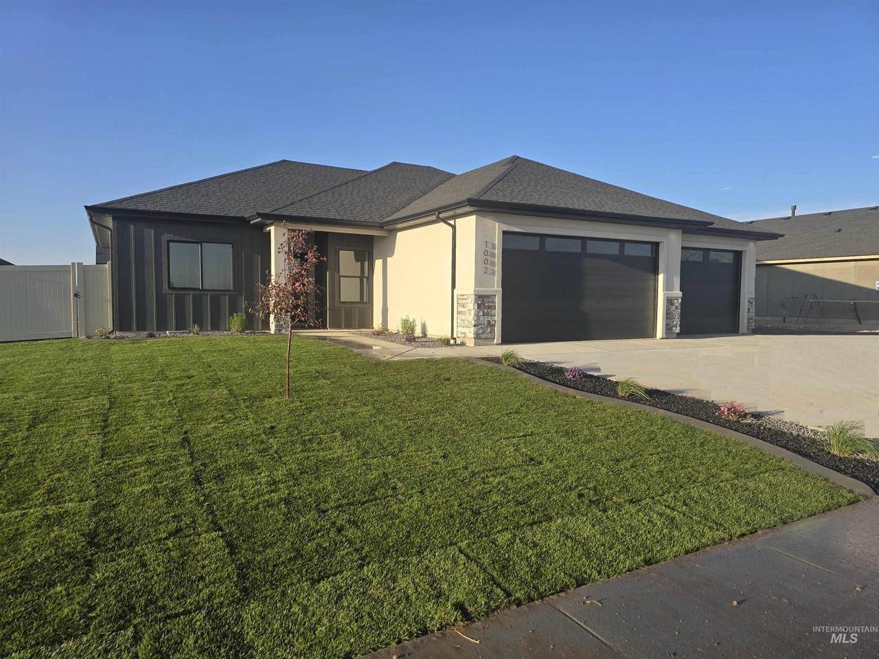 976 Canal Street - Photo 1