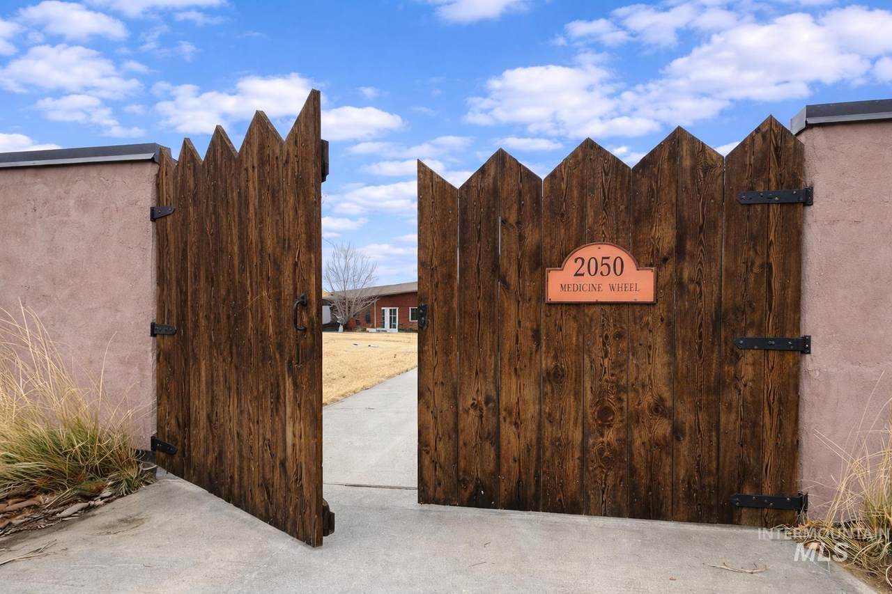 2050 Medicine Wheel Ln - Photo 1