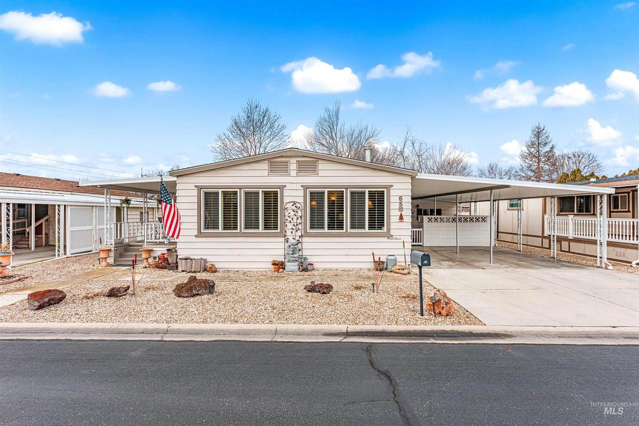 9390 Ustick - Photo 1