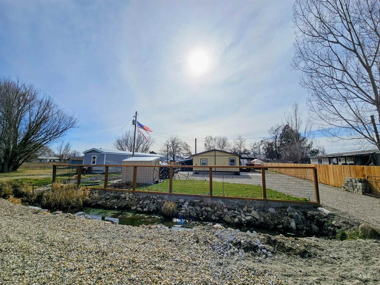 8392 Main St - Photo 1