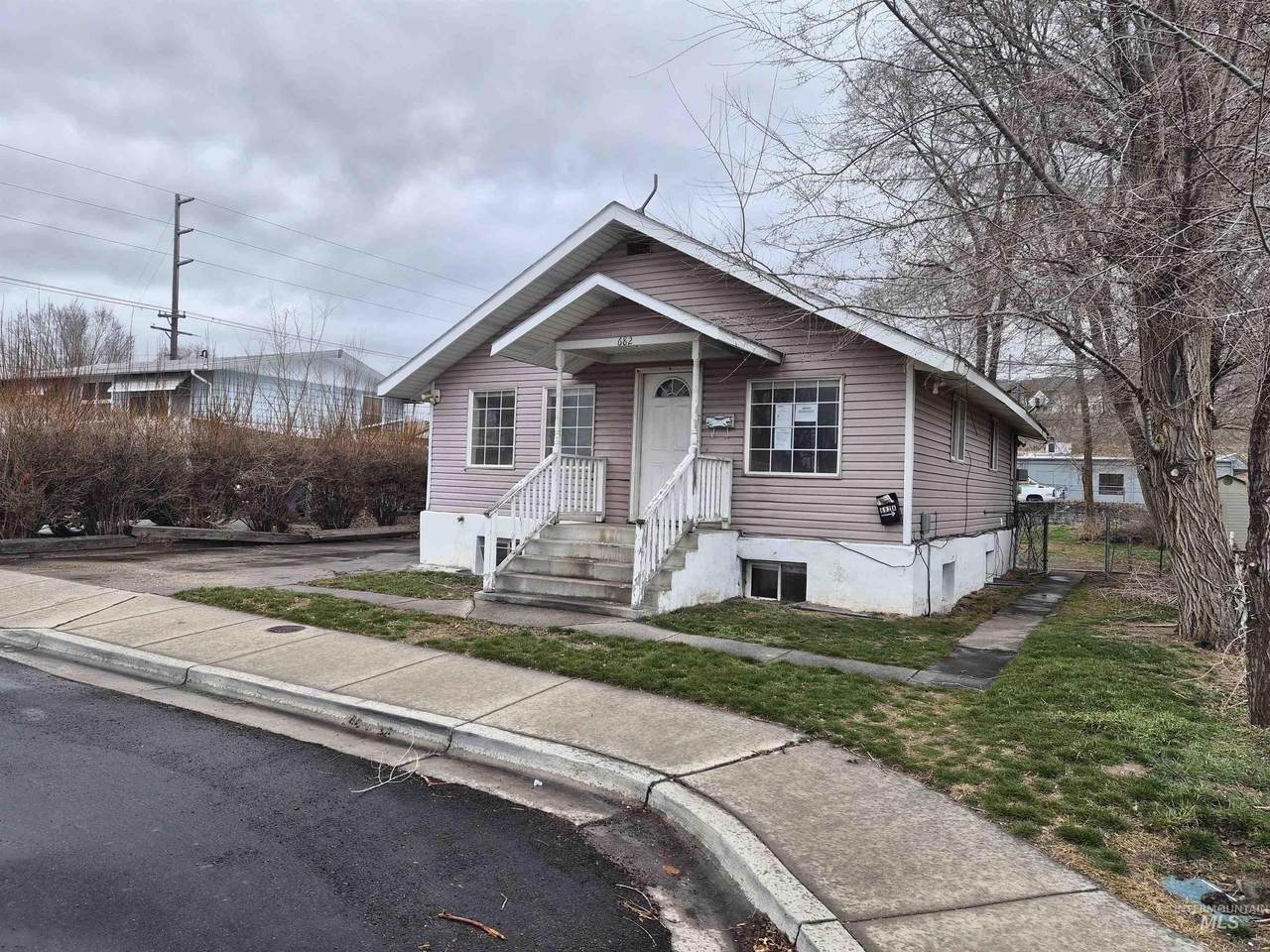 682 Randolph - Photo 1