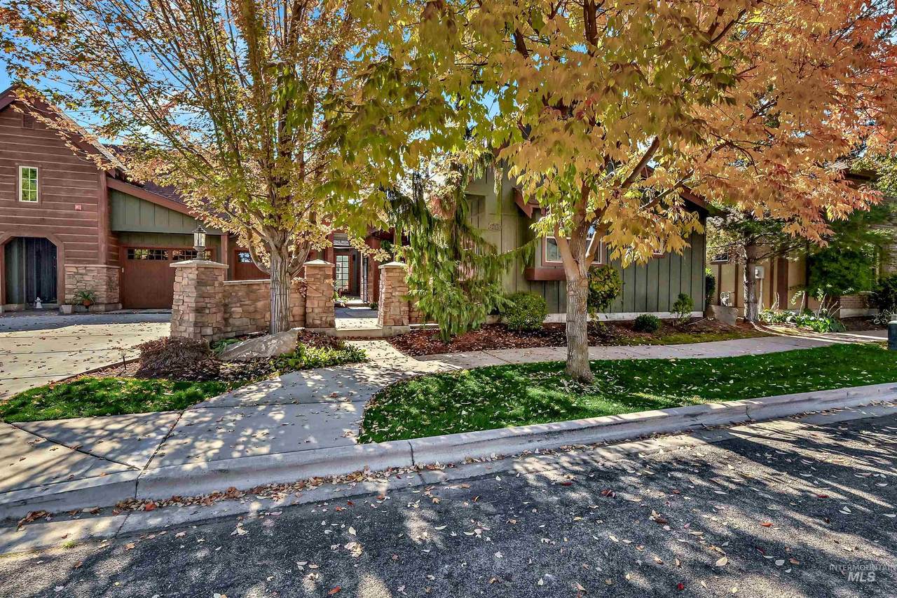 9685 Sultana Drive - Photo 1
