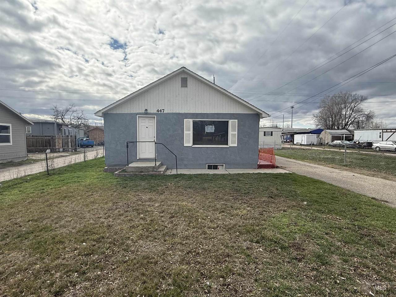 447 1st St N - Photo 1