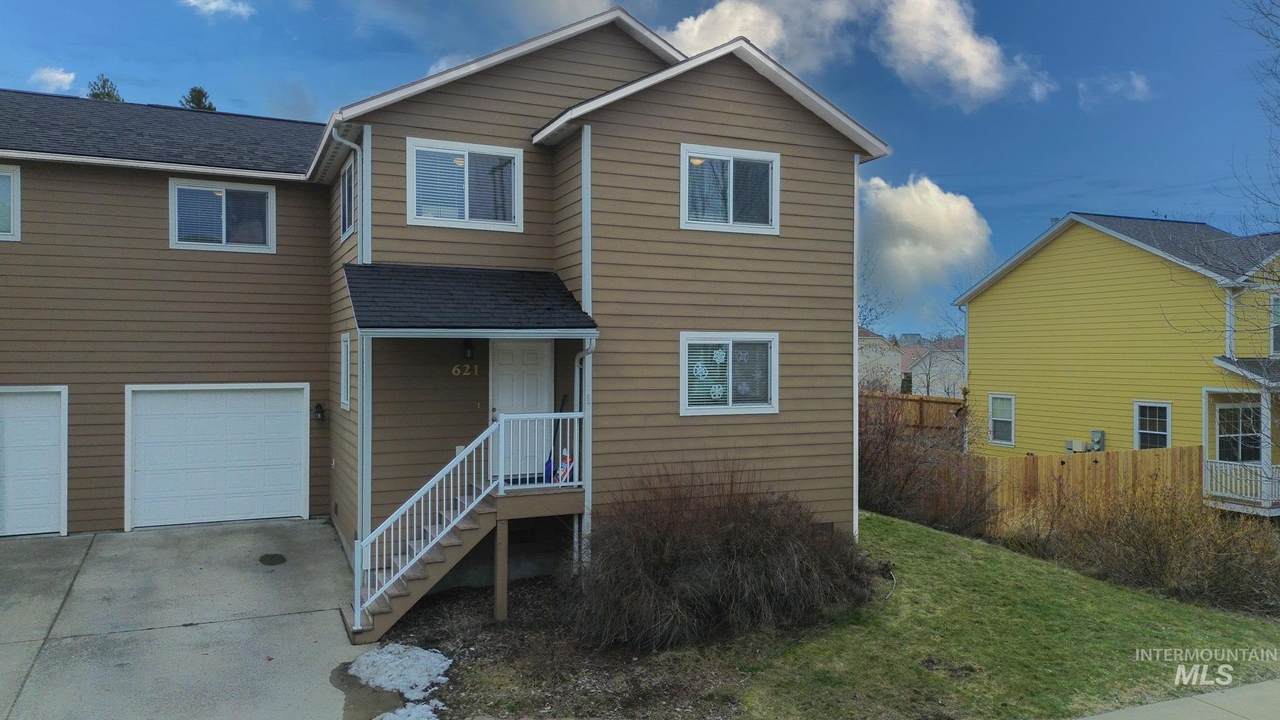 621 Britton Ln - Photo 1