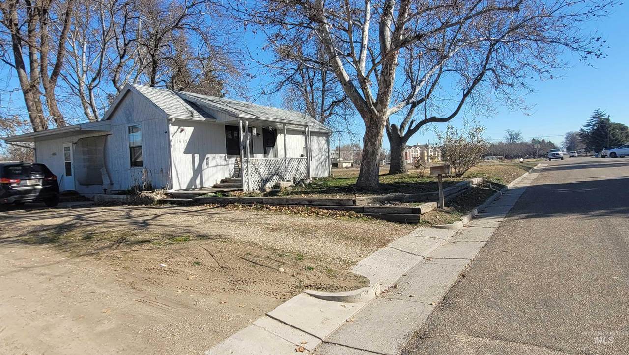1415 E Oak St - Photo 1
