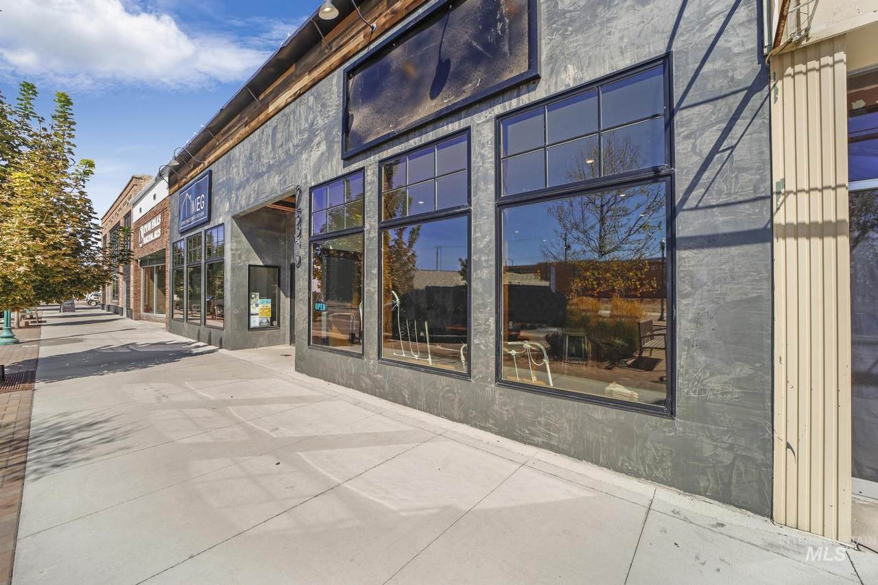 236 Main Ave North - Photo 1