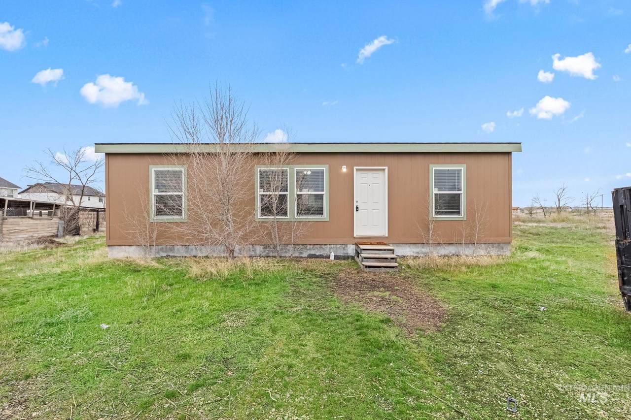 1700 Lilac Dr - Photo 1