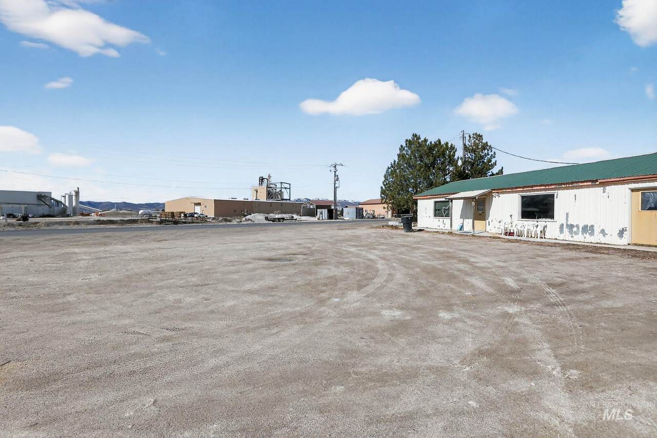 965 Old Highway 191 - Photo 1