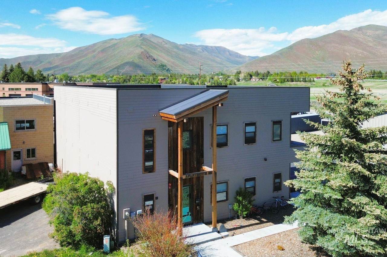 121 Honeysuckle - Photo 1