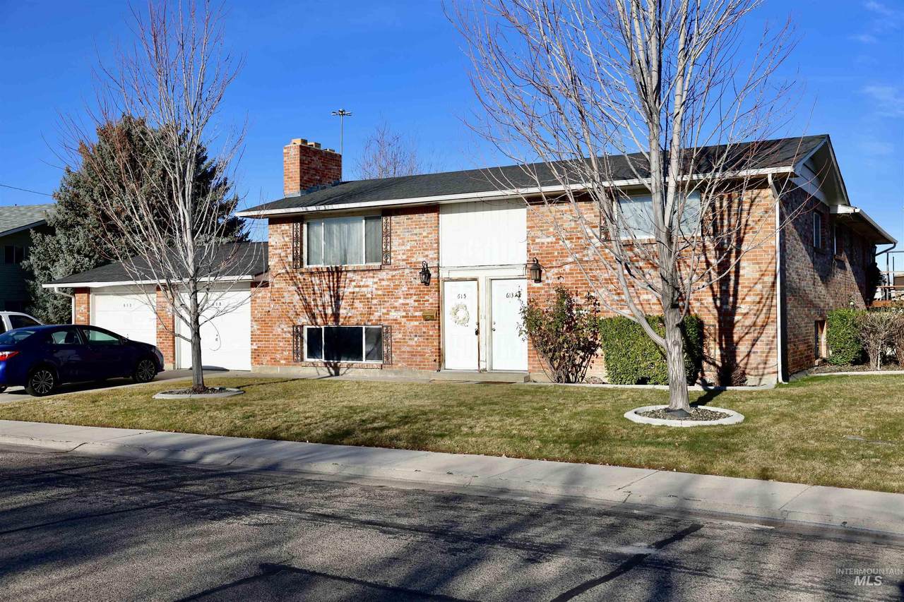 613 S White Cloud Dr - Photo 1