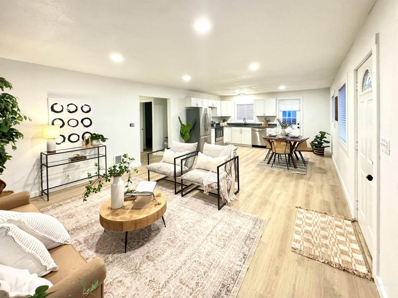 204 Idaho St - Photo 1