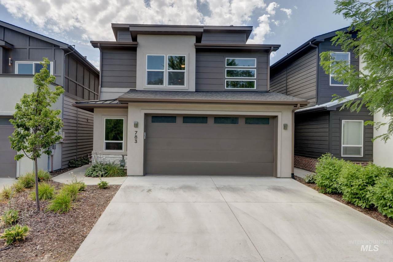 783 Bissett St. - Photo 1