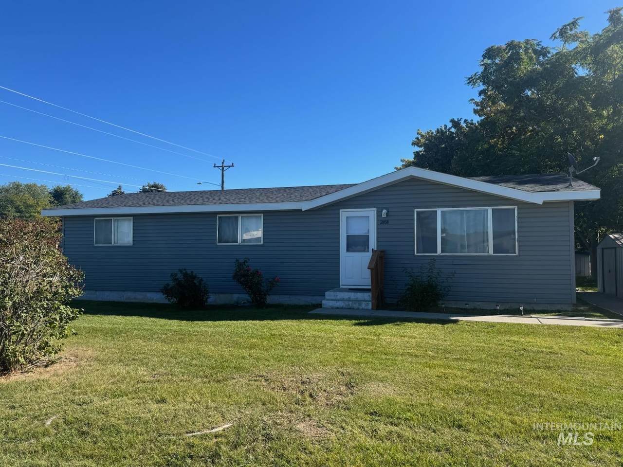 2050 Kings Row - Photo 1